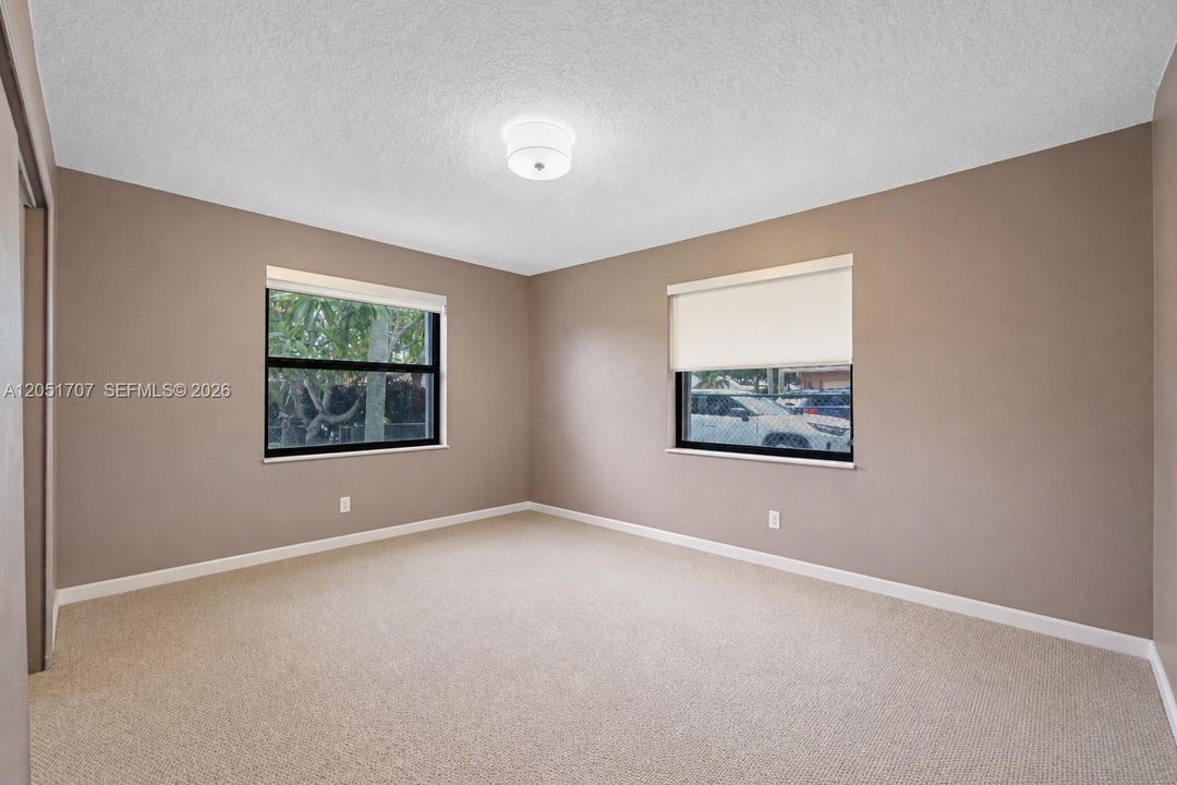 En Venta: $845,000 (4 camas, 2 baños, 2210 Pies cuadrados)
