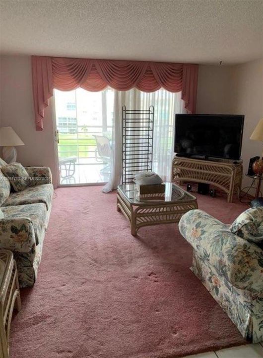 For Sale: $220,000 (2 beds, 2 baths, 1190 Square Feet)
