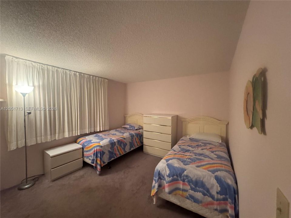 For Sale: $220,000 (2 beds, 2 baths, 1190 Square Feet)