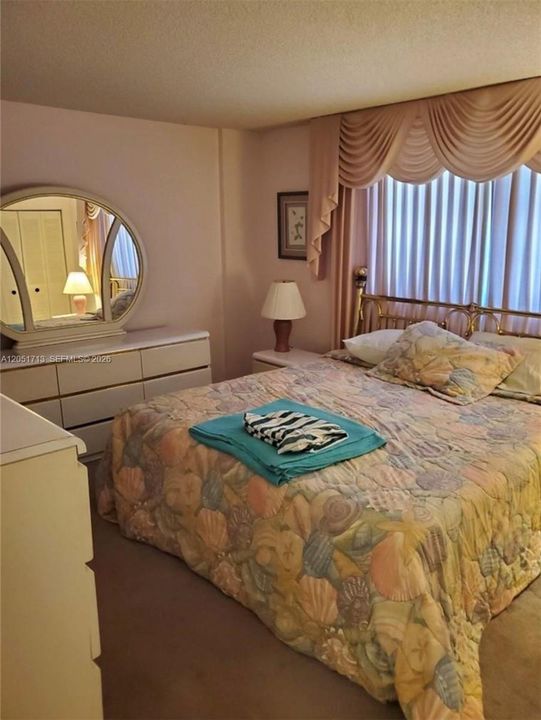 For Sale: $220,000 (2 beds, 2 baths, 1190 Square Feet)