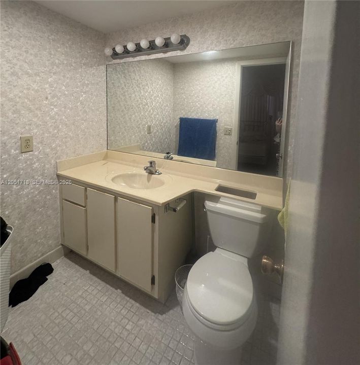 For Sale: $220,000 (2 beds, 2 baths, 1190 Square Feet)