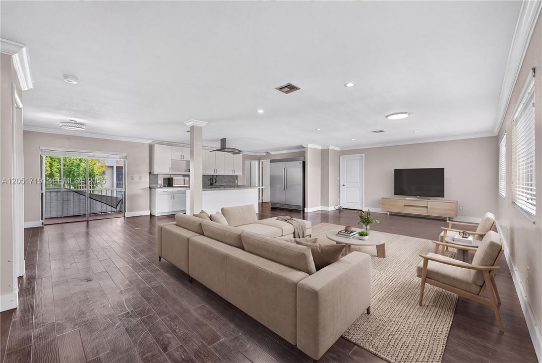 For Sale: $499,995 (5 beds, 2 baths, 2470 Square Feet)