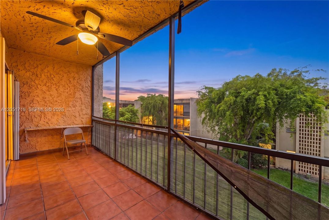 For Sale: $499,995 (5 beds, 2 baths, 2470 Square Feet)