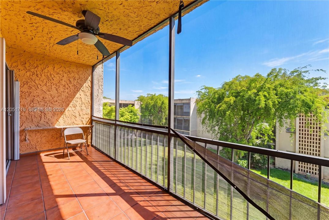 For Sale: $499,995 (5 beds, 2 baths, 2470 Square Feet)