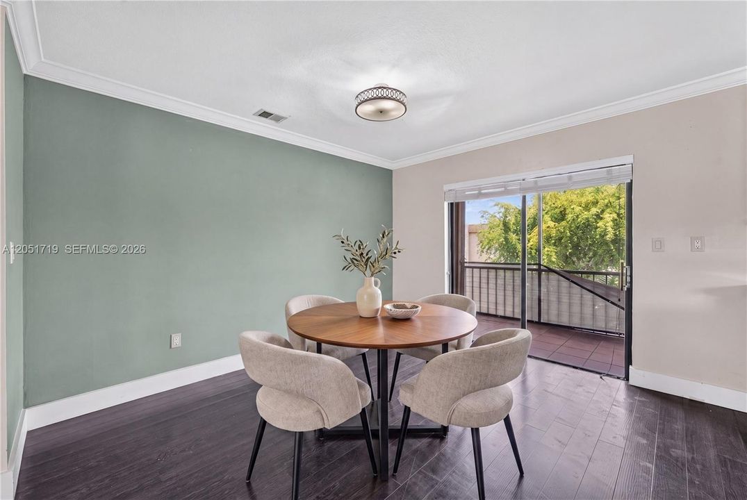 For Sale: $499,995 (5 beds, 2 baths, 2470 Square Feet)