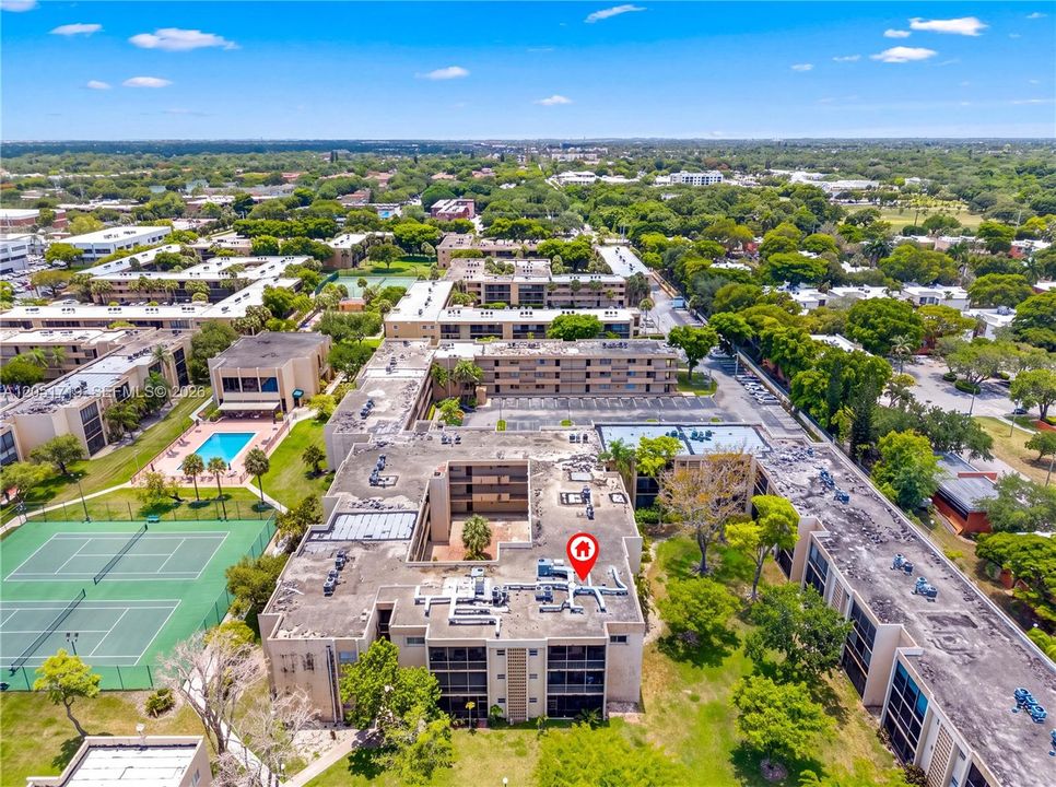 For Sale: $499,995 (5 beds, 2 baths, 2470 Square Feet)