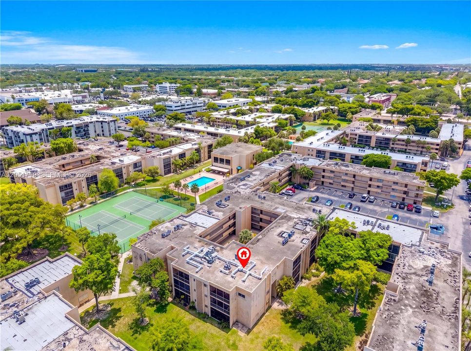 For Sale: $499,995 (5 beds, 2 baths, 2470 Square Feet)