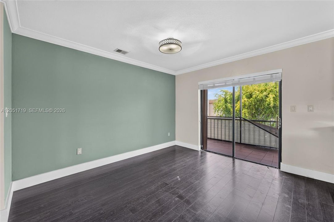 For Sale: $499,995 (5 beds, 2 baths, 2470 Square Feet)