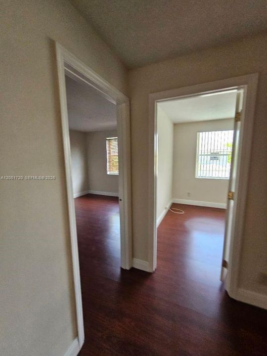 Activo con contrato: $4,000 (5 camas, 2 baños, 2837 Pies cuadrados)
