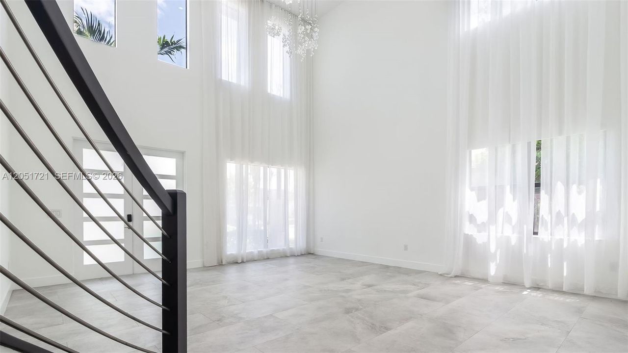 En Renta: $7,200 (4 camas, 3 baños, 2847 Pies cuadrados)