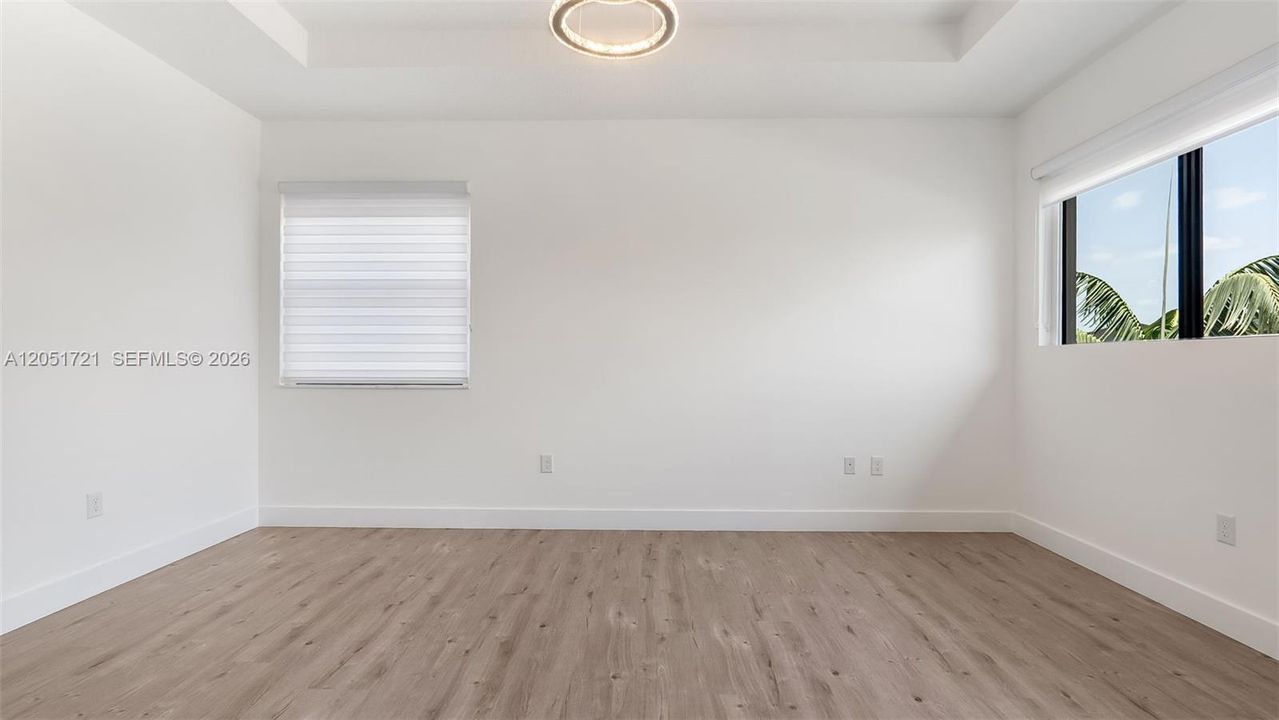 En Renta: $7,200 (4 camas, 3 baños, 2847 Pies cuadrados)