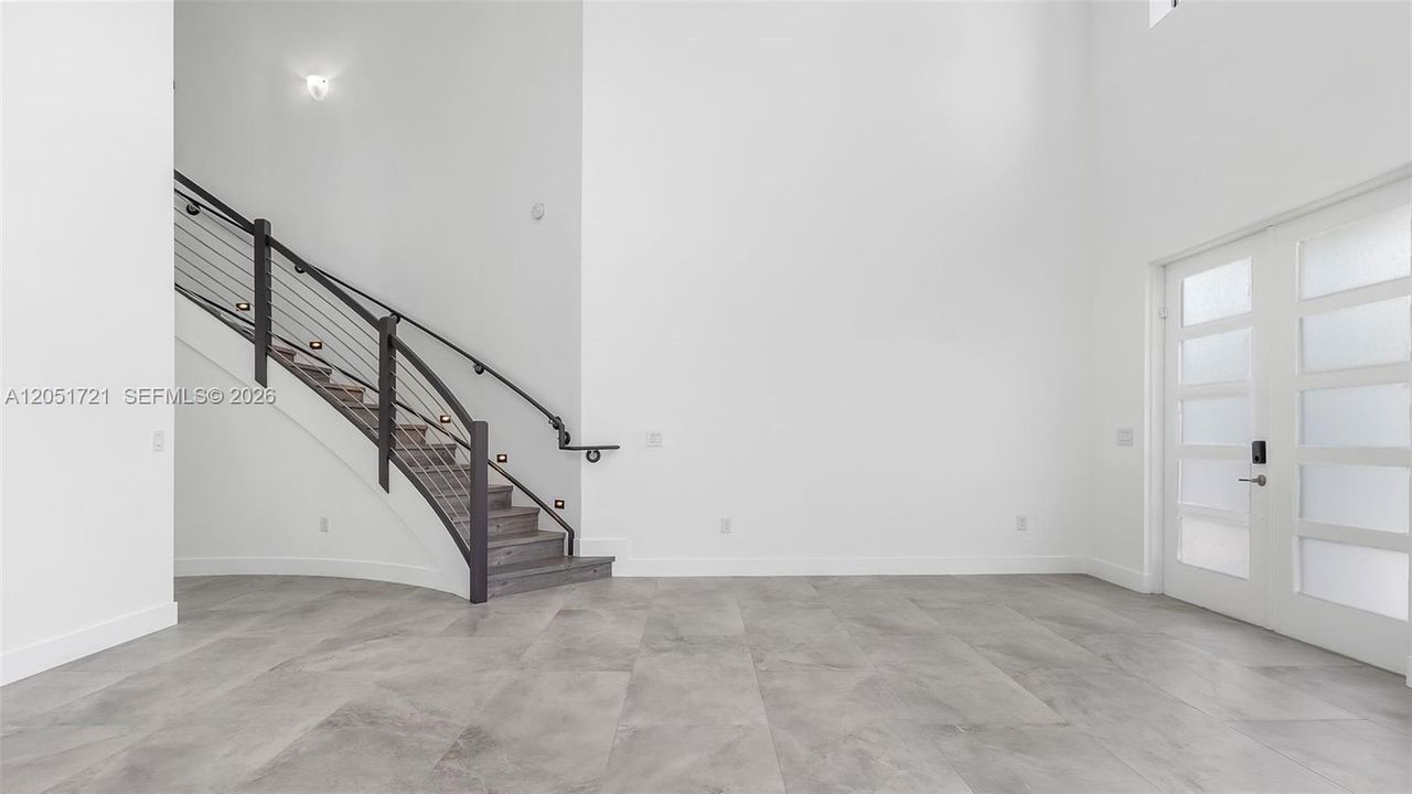 En Renta: $7,200 (4 camas, 3 baños, 2847 Pies cuadrados)