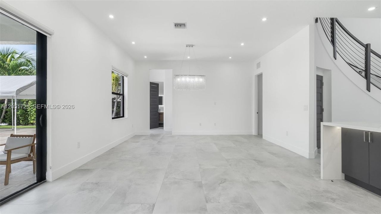 En Renta: $7,200 (4 camas, 3 baños, 2847 Pies cuadrados)