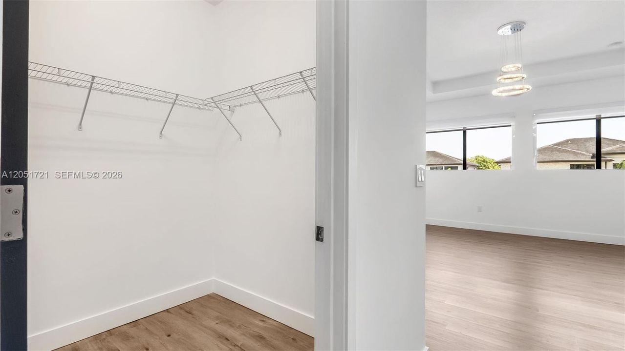 En Renta: $7,200 (4 camas, 3 baños, 2847 Pies cuadrados)
