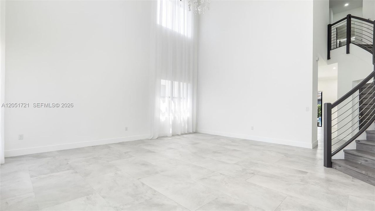 En Renta: $7,200 (4 camas, 3 baños, 2847 Pies cuadrados)