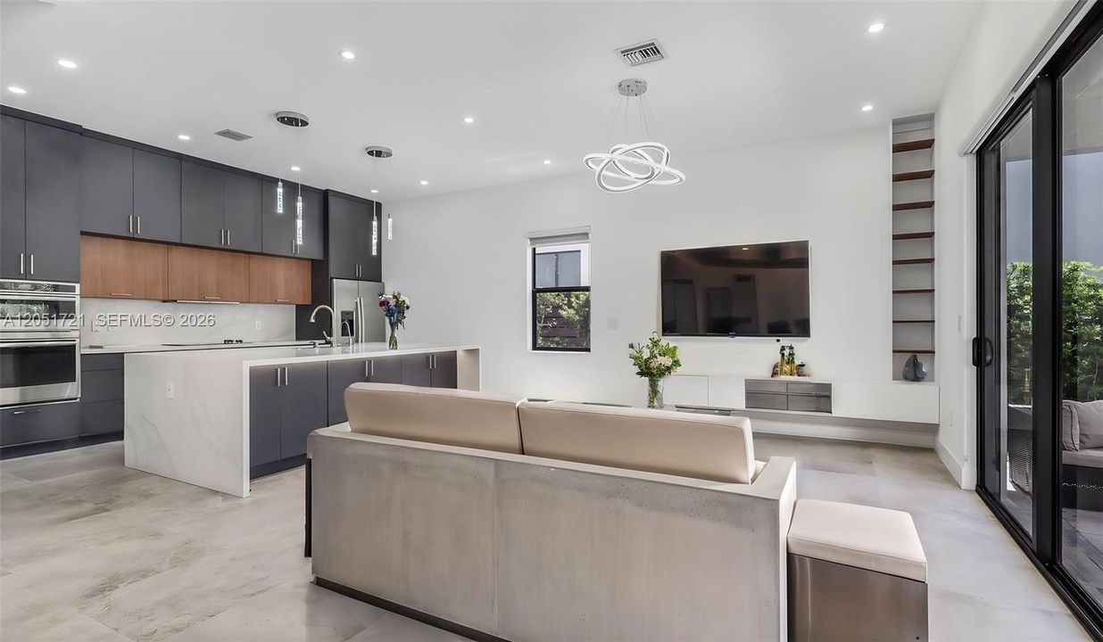 En Renta: $7,200 (4 camas, 3 baños, 2847 Pies cuadrados)