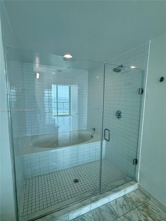 For Sale: $585,000 (1 beds, 1 baths, 845 Square Feet)