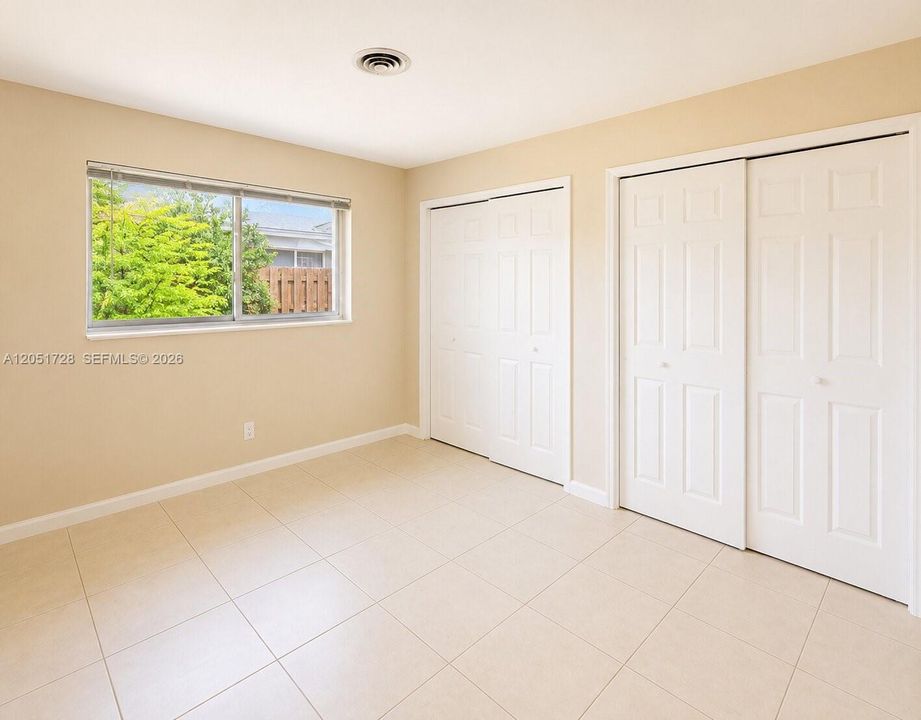 For Rent: $1,900 (2 beds, 2 baths, 1988 Square Feet)