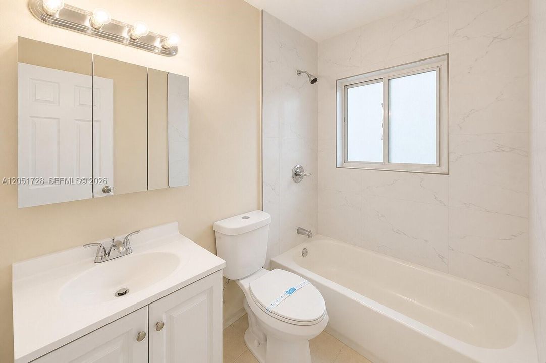 For Rent: $1,900 (2 beds, 2 baths, 1988 Square Feet)