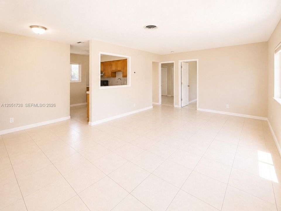 For Rent: $1,900 (2 beds, 2 baths, 1988 Square Feet)