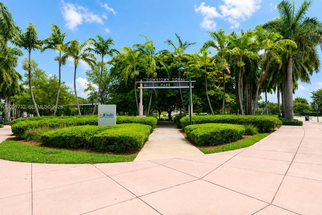 For Sale: $445,000 (1 beds, 1 baths, 650 Square Feet)