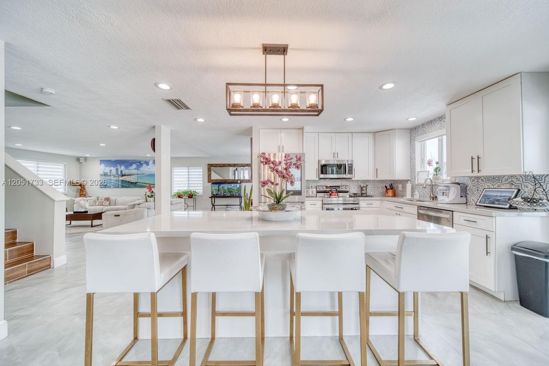 En Venta: $920,000 (4 camas, 3 baños, 2894 Pies cuadrados)