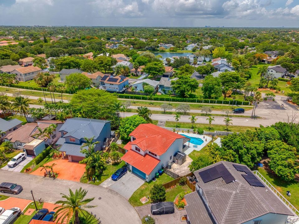 En Venta: $920,000 (4 camas, 3 baños, 2894 Pies cuadrados)