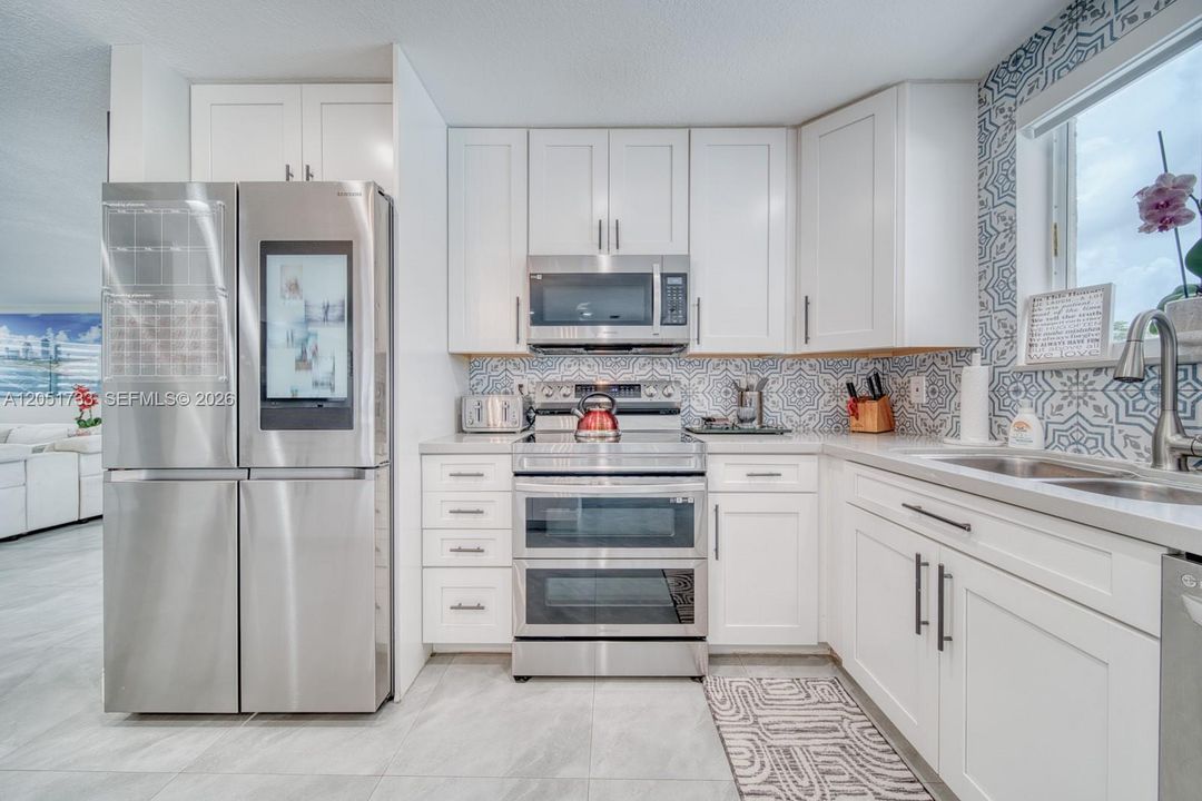 En Venta: $920,000 (4 camas, 3 baños, 2894 Pies cuadrados)