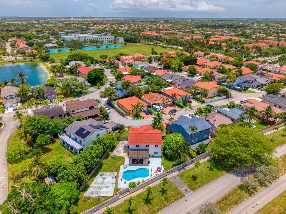 En Venta: $920,000 (4 camas, 3 baños, 2894 Pies cuadrados)