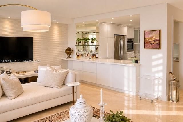 For Rent: $5,100 (2 beds, 2 baths, 1249 Square Feet)