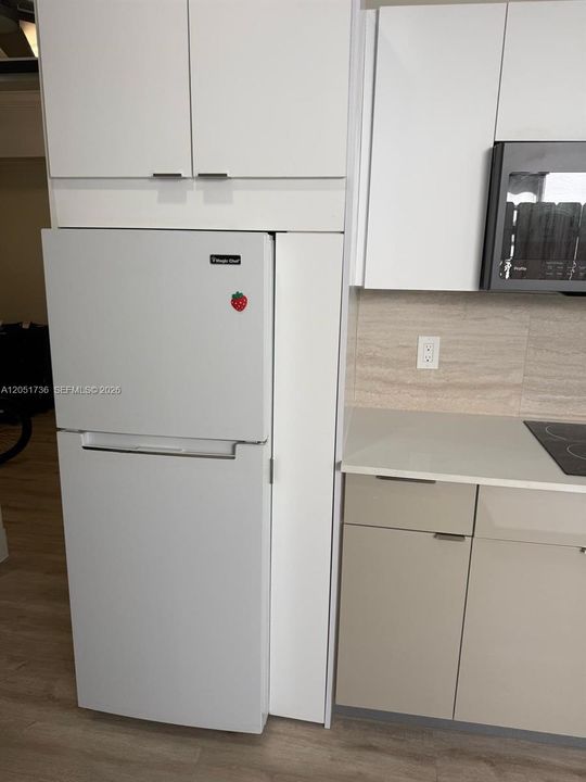 В аренду: $1,400 (0 спален, 1 ванн, 1819 Квадратных фут)