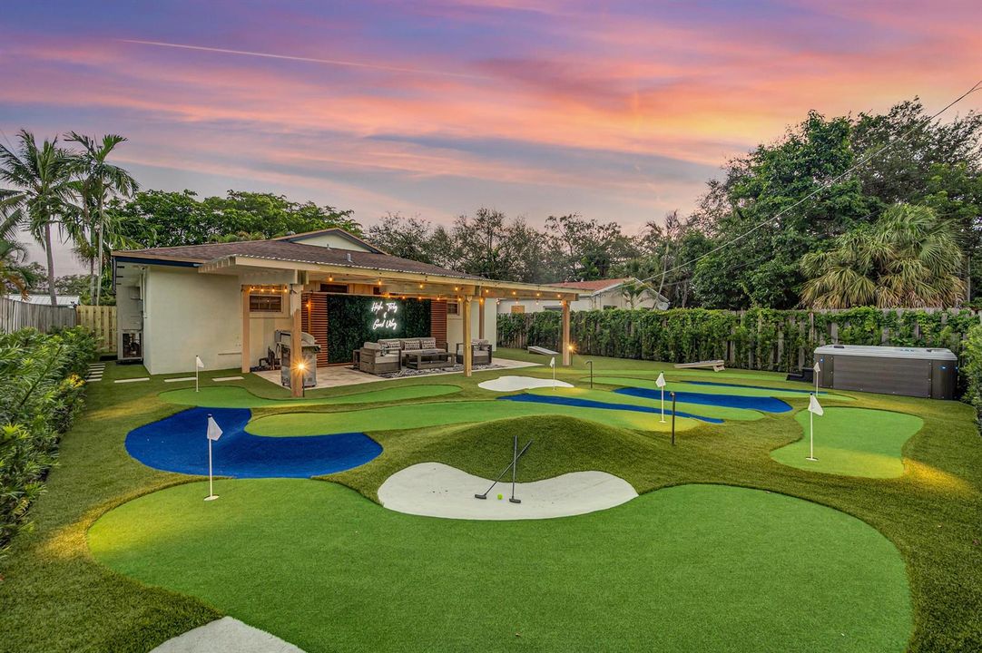 BACKYARD (MINI GOLF COURSE)