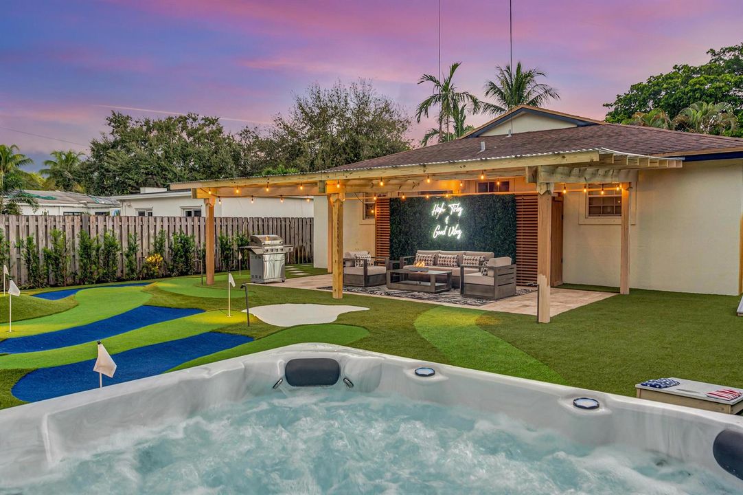 HOT TUB