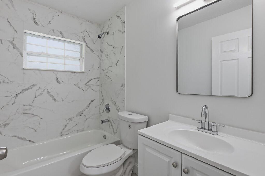 Guest Bathroom.jpeg-SMALL