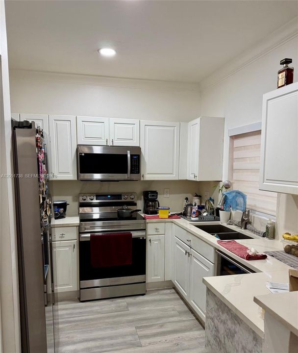 For Sale: $365,000 (3 beds, 2 baths, 1368 Square Feet)