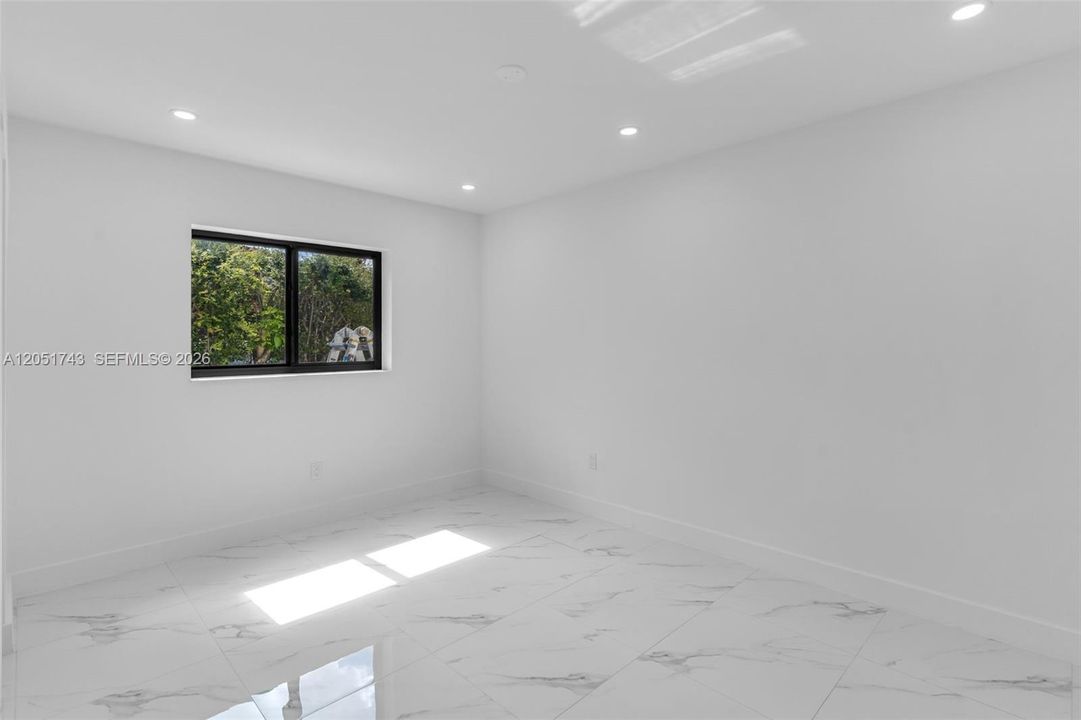 For Sale: $949,999 (4 beds, 2 baths, 2106 Square Feet)