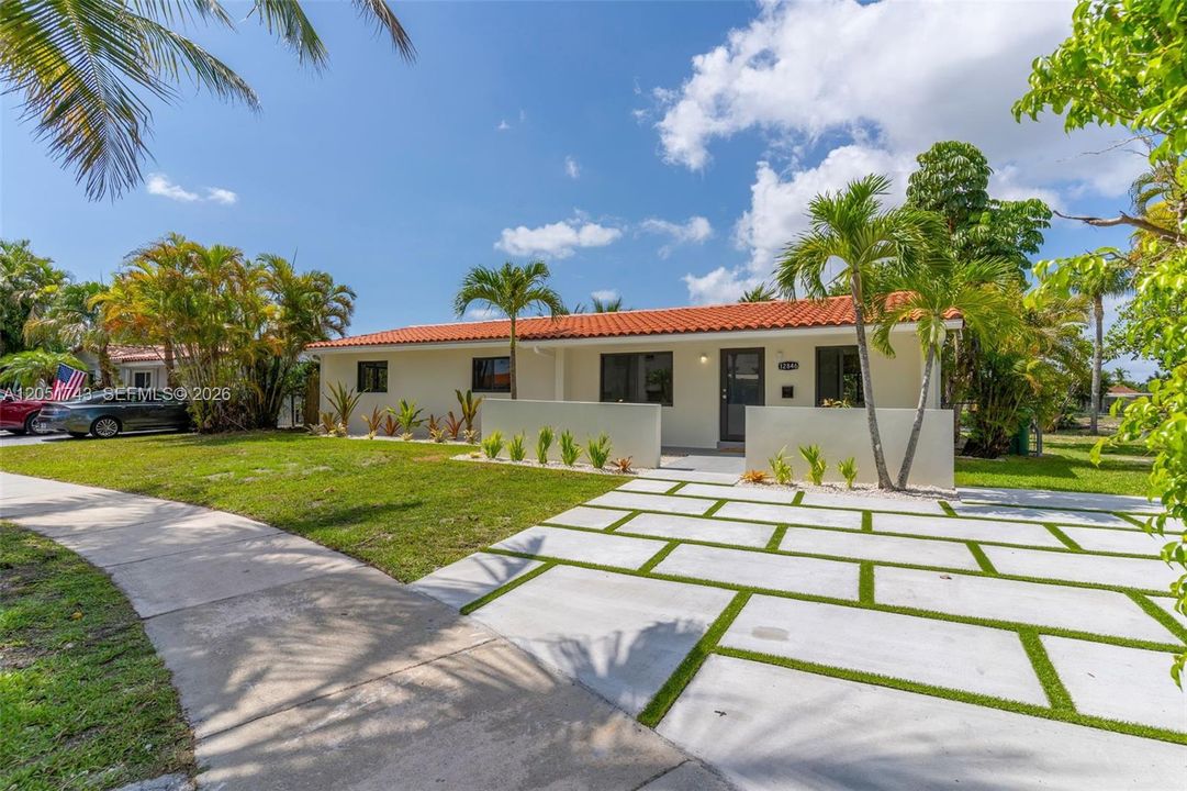 For Sale: $949,999 (4 beds, 2 baths, 2106 Square Feet)