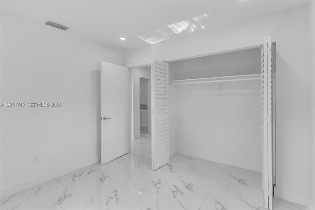 For Sale: $949,999 (4 beds, 2 baths, 2106 Square Feet)
