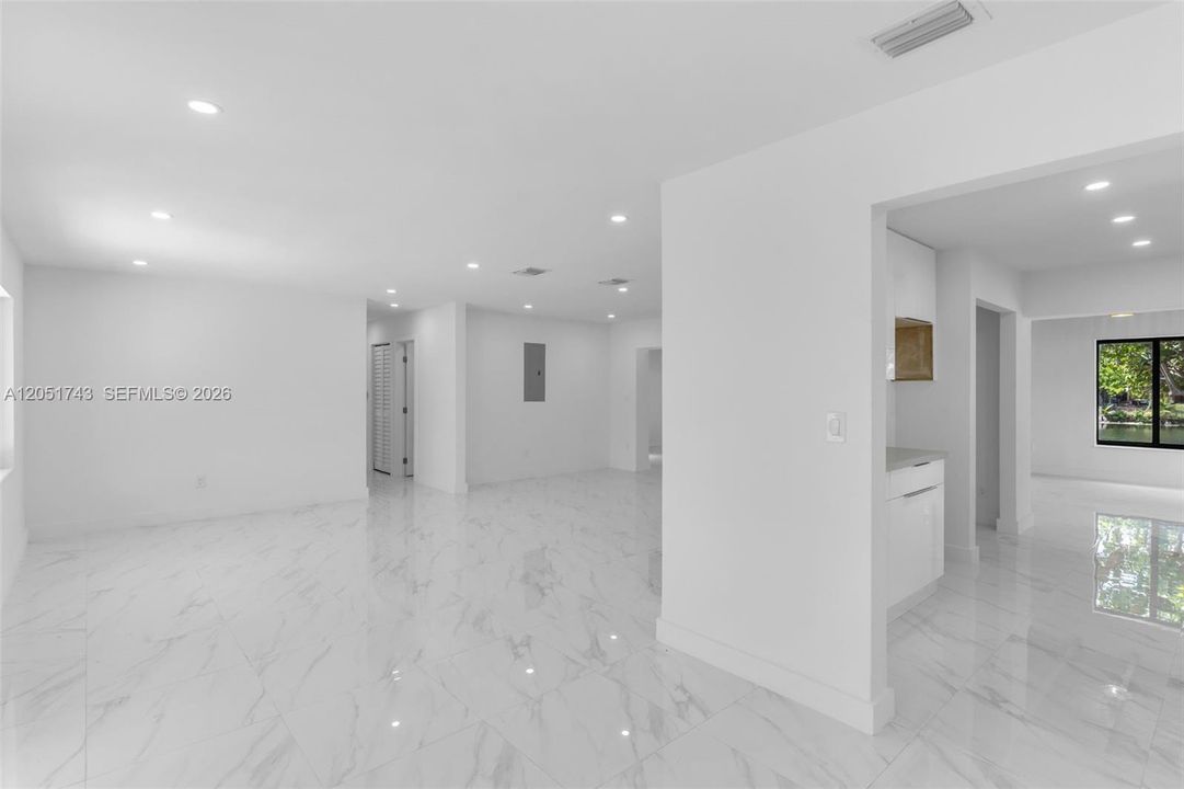 For Sale: $949,999 (4 beds, 2 baths, 2106 Square Feet)