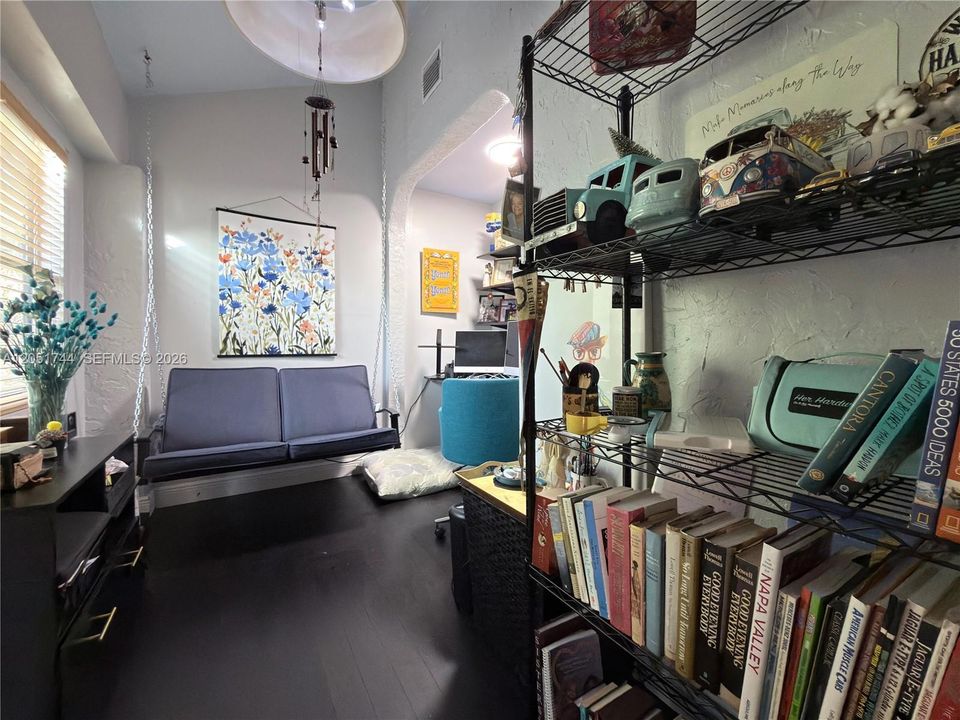 En Venta: $1,200,033 (5 camas, 3 baños, 2776 Pies cuadrados)