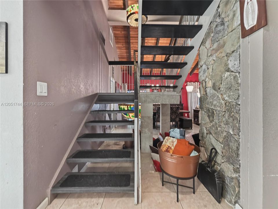 En Venta: $1,200,033 (5 camas, 3 baños, 2776 Pies cuadrados)