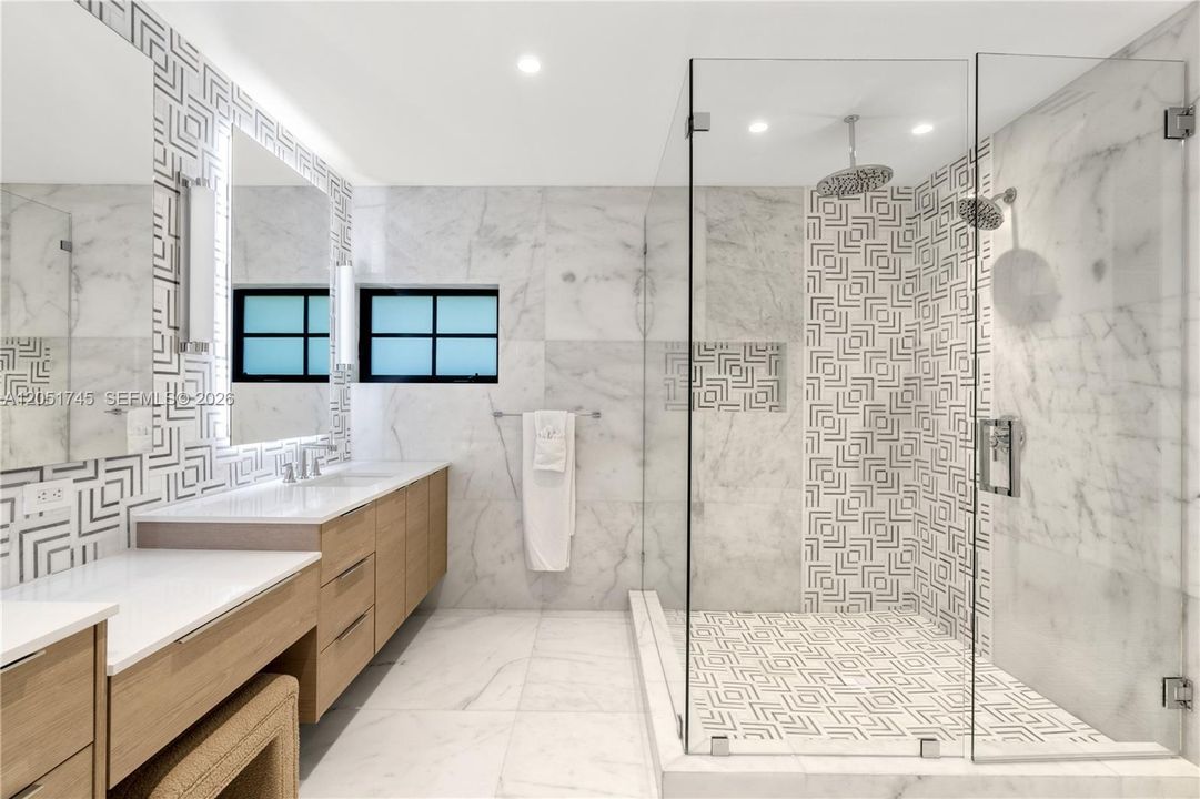 En Venta: $13,000,000 (6 camas, 7 baños, 5000 Pies cuadrados)