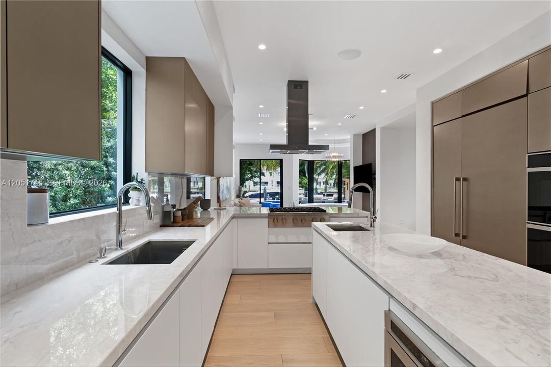En Venta: $13,000,000 (6 camas, 7 baños, 5000 Pies cuadrados)