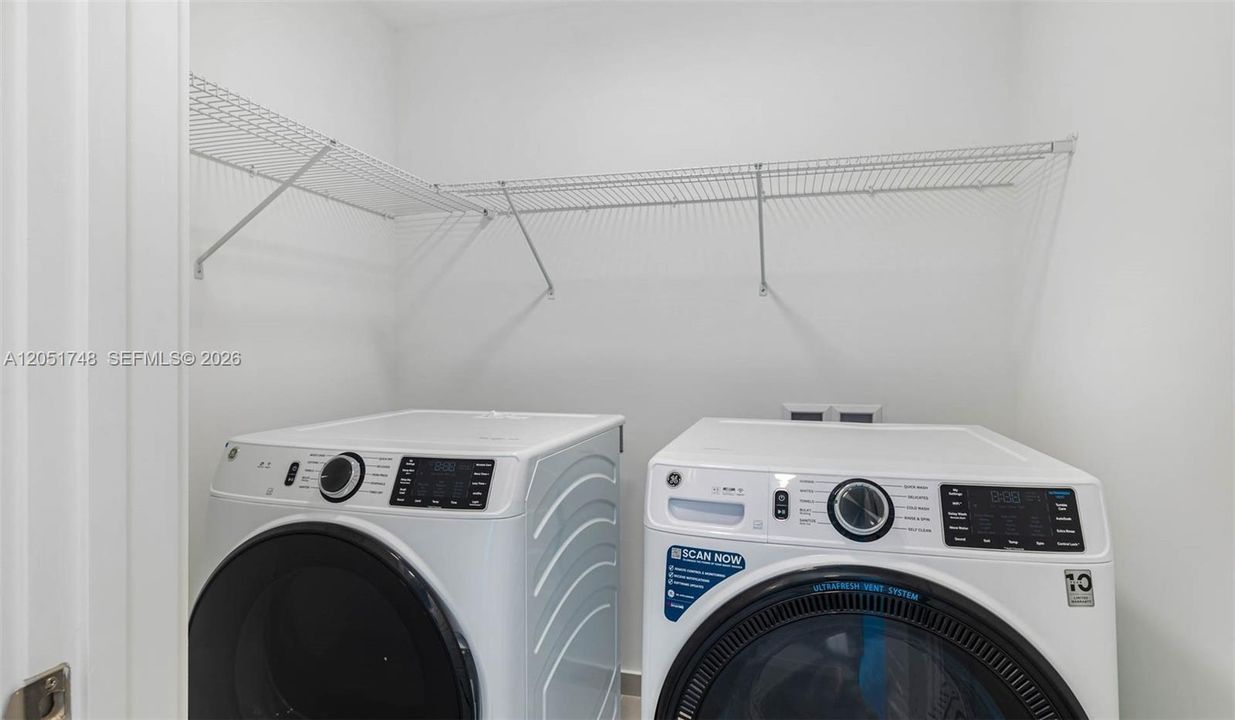 For Rent: $4,915 (3 beds, 2 baths, 1447 Square Feet)