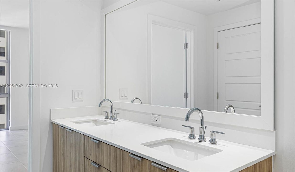 For Rent: $4,915 (3 beds, 2 baths, 1447 Square Feet)