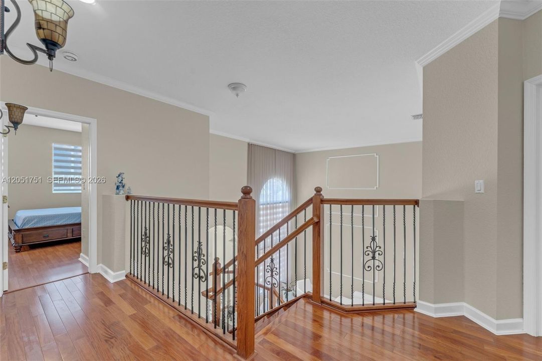 For Sale: $999,999 (5 beds, 4 baths, 2916 Square Feet)