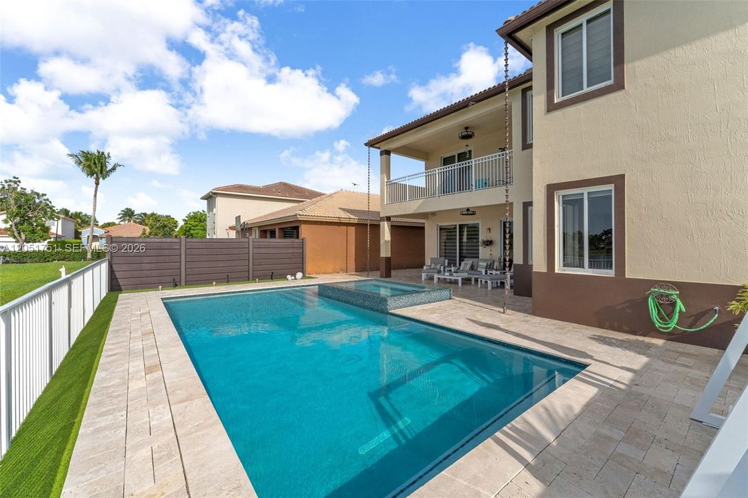 For Sale: $999,999 (5 beds, 4 baths, 2916 Square Feet)