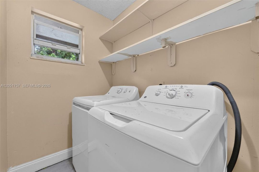 В аренду: $2,300 (3 спален, 2 ванн, 3075 Квадратных фут)
