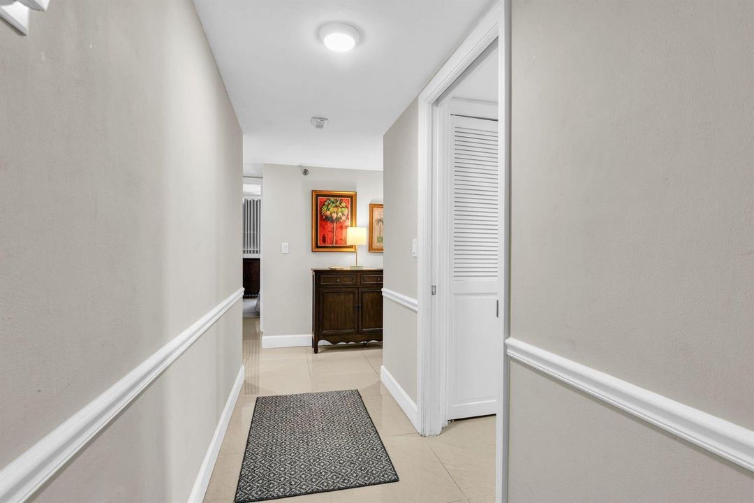 899 Jeffery St 301 pic 1