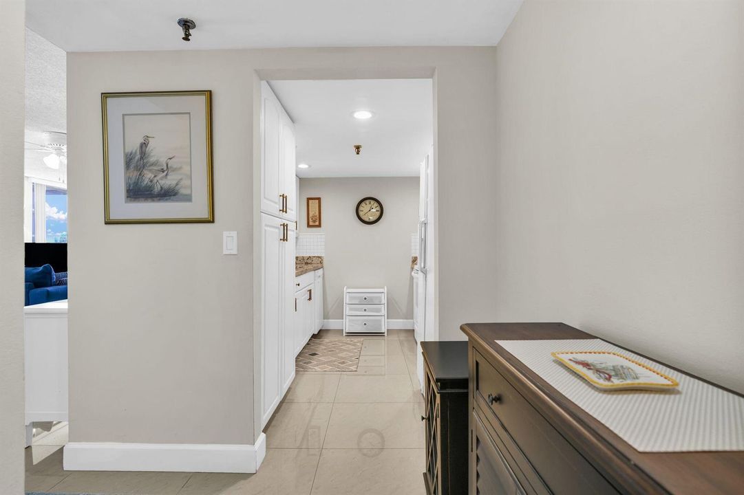 899 Jeffery St 301 pic 6
